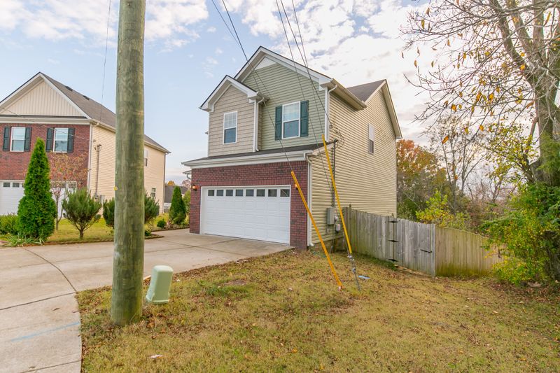 6134 Old Forest Rd, Antioch, TN 37013