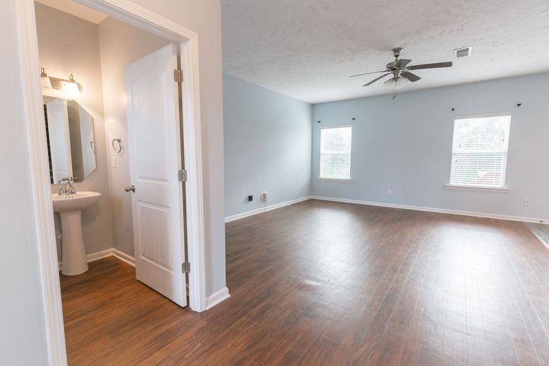 6134 Old Forest Rd, Antioch, TN 37013