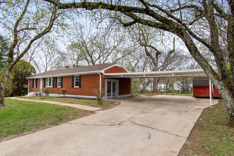 4722 Packard Dr, Nashville, TN 37211
