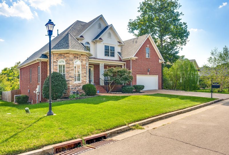 6268 Palomar Ct, Nashville, TN 37211