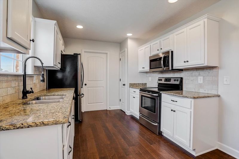 2810 Dusenburg Dr, Christiana, TN 37037