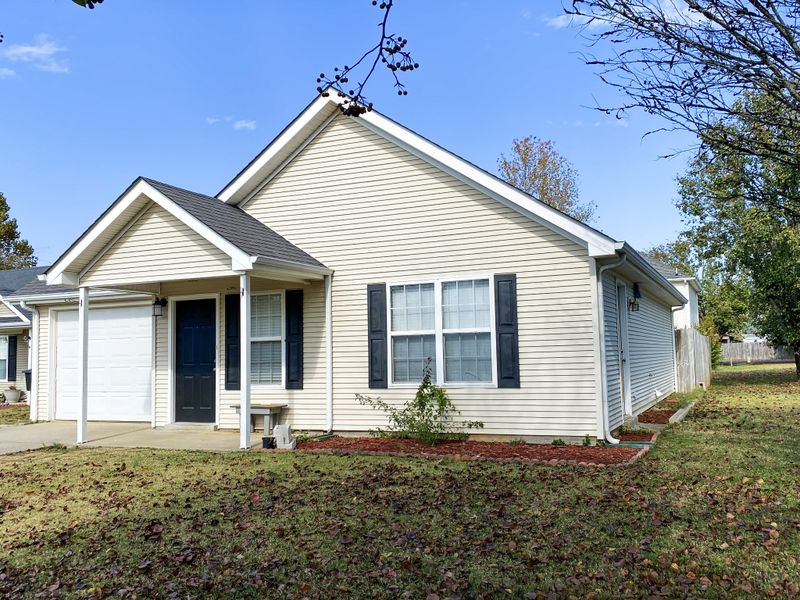 906 Red Feather Trl, Murfreesboro, TN 37128