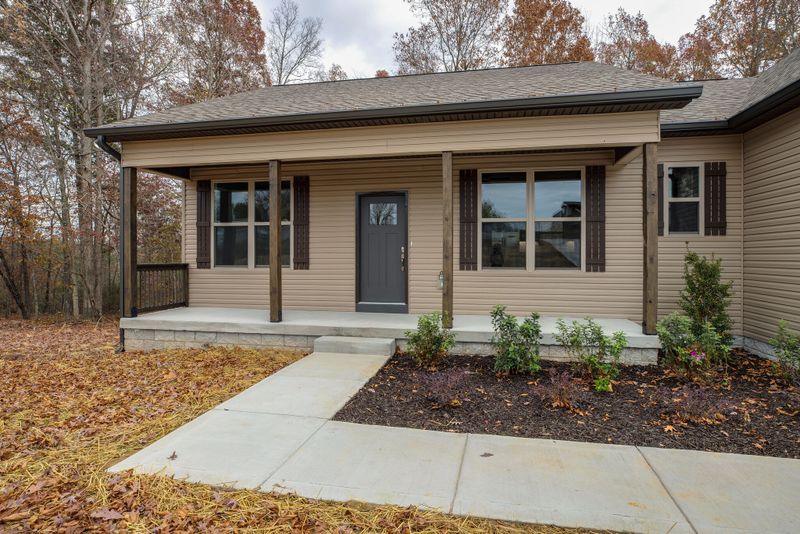 107 Mutt Rd, White Bluff, TN 37187
