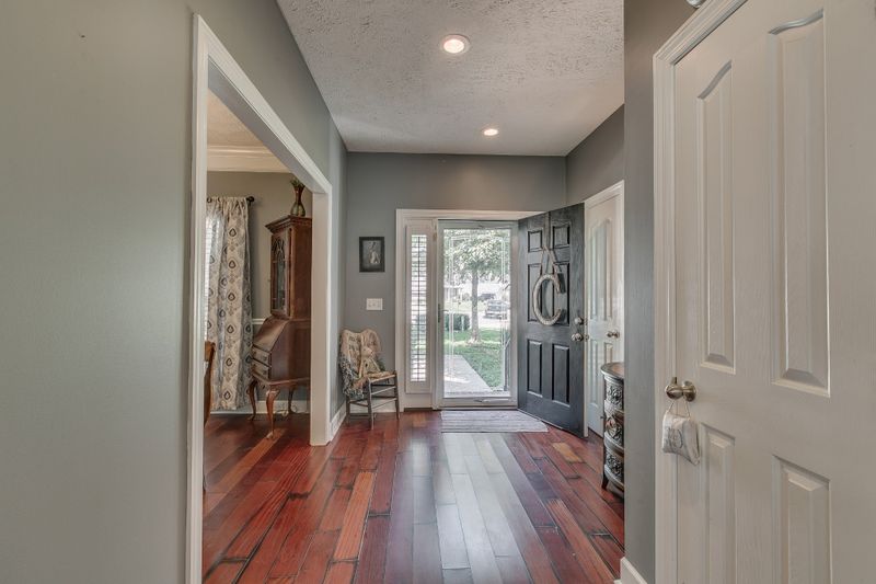 1831 Potters Ct, Murfreesboro, TN 37128
