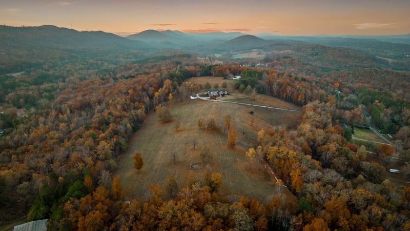 358 Bonifacious Rd, Tunnel Hill, GA 30755
