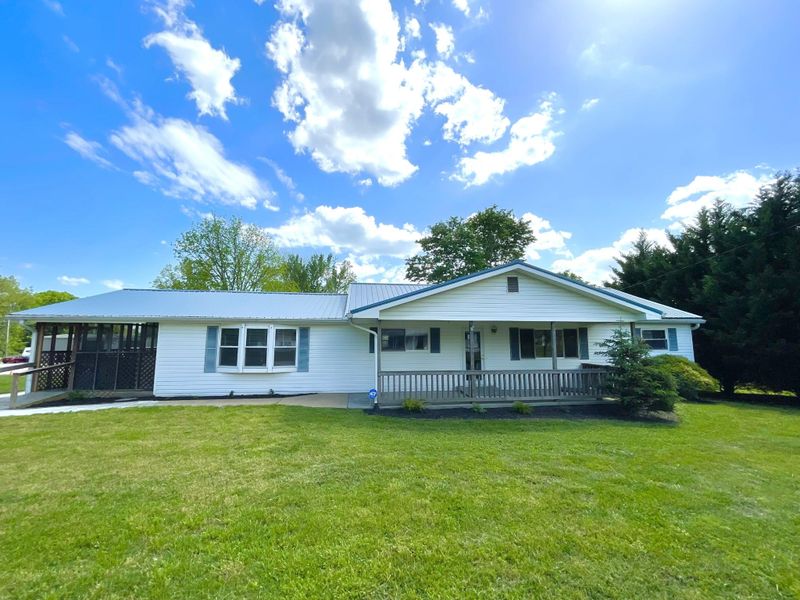147 Prater Rd, Rossville, GA 30741