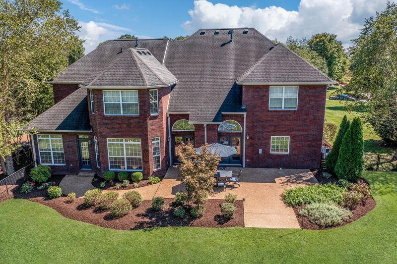 1026 Ridglea Dr, Burns, TN 37029