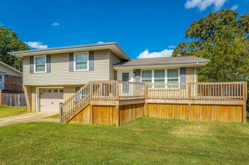 301 Steele Rd, Rossville, GA 30741
