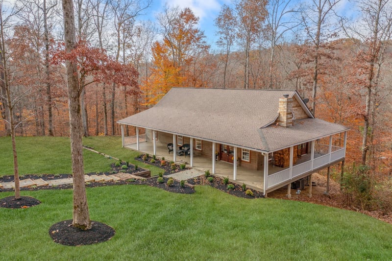 980 Jordan Cir, White Bluff, TN 37187