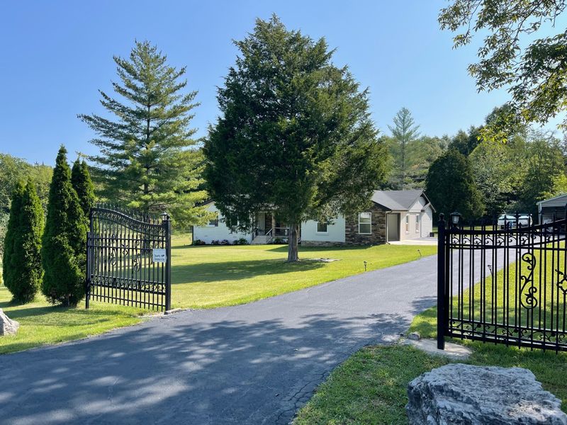 4211 Hunters Point Pike, Lebanon, TN 37087