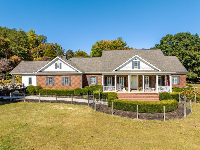 1202 Mount Olive Rd, Lookout Mountain, GA 30750