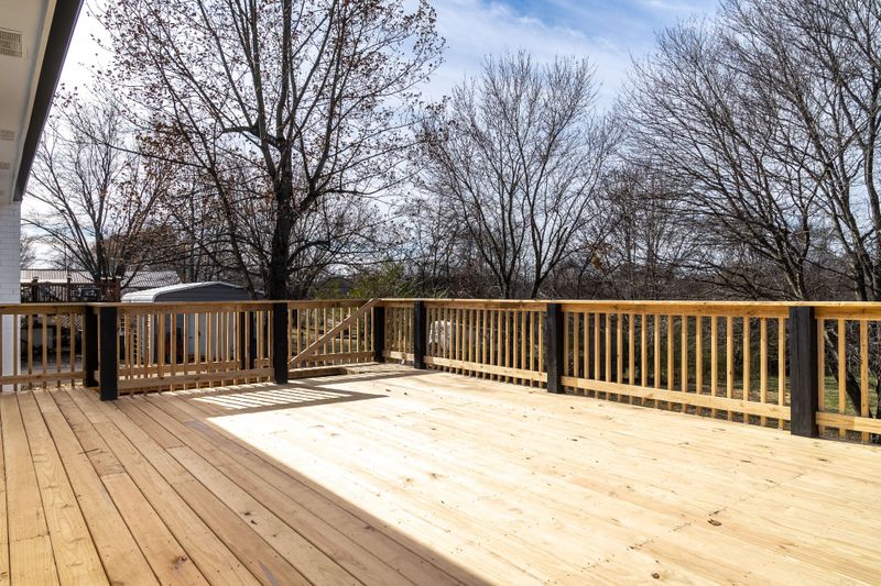 847 N Palmers Chapel Rd, White House, TN 37188