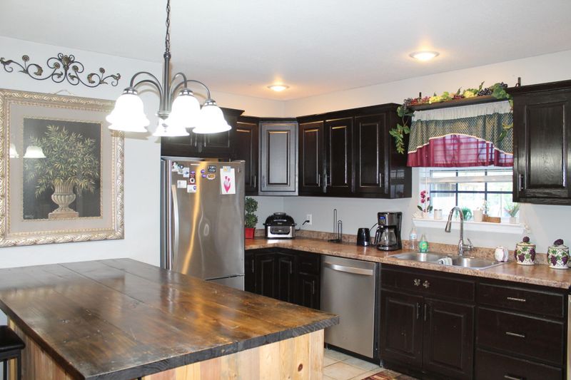 61 Walnut Ave, Trenton, GA 30752