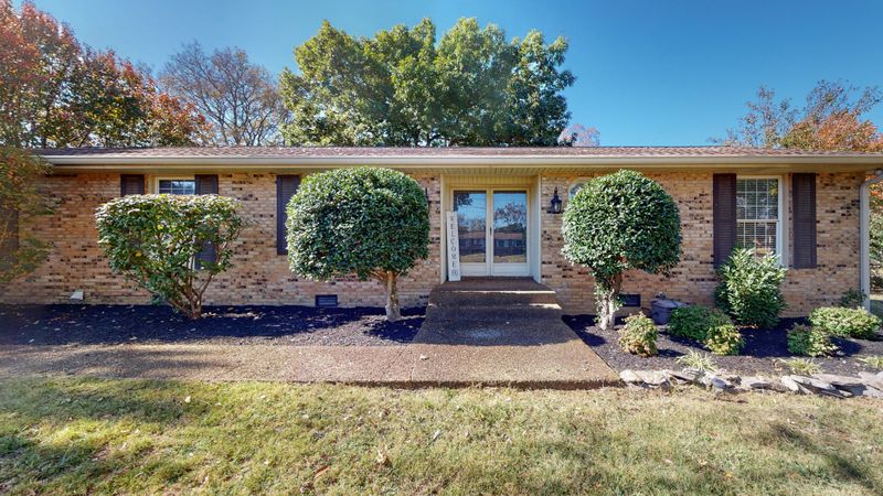 830 Castle Heights Ave, Lebanon, TN 37087
