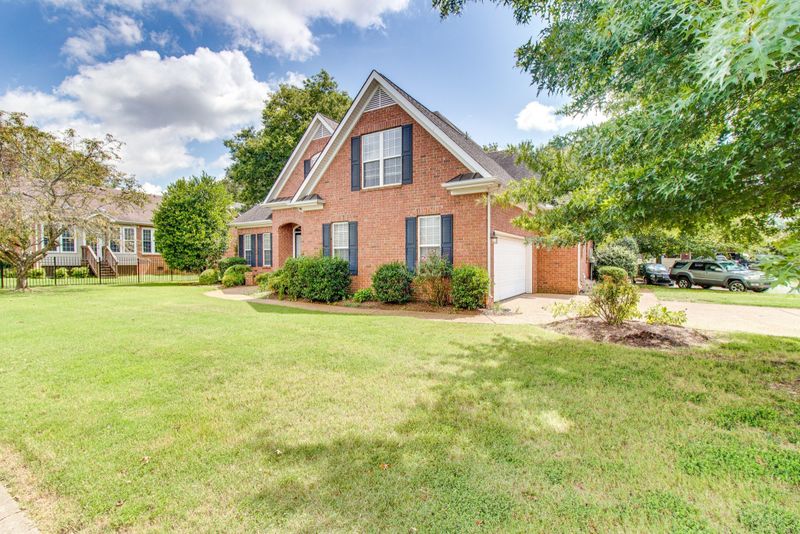 126 Black Hawk Way, Murfreesboro, TN 37127