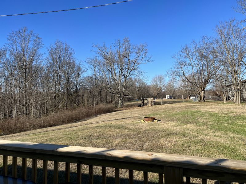 223 Rock House Hollow Rd, Bethpage, TN 37022