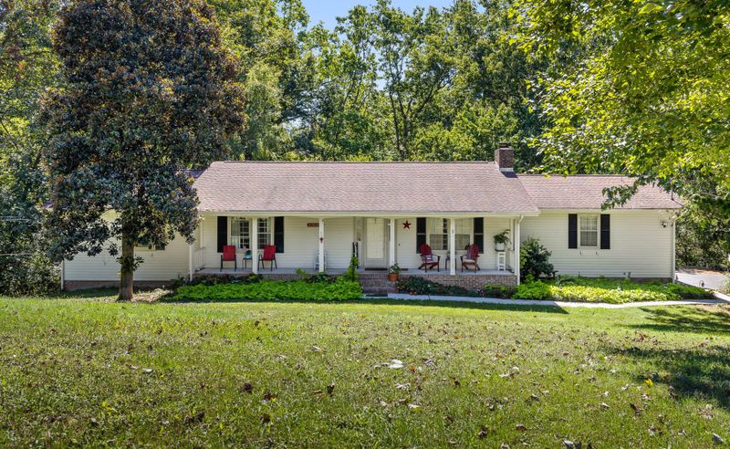 184 Country Ln, Ringgold, GA 30736
