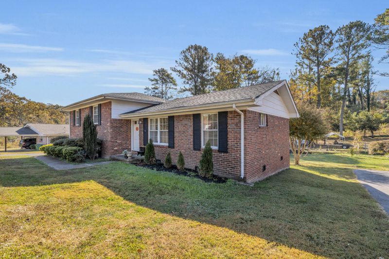 6 Hickory Cir, Rossville, GA 30741