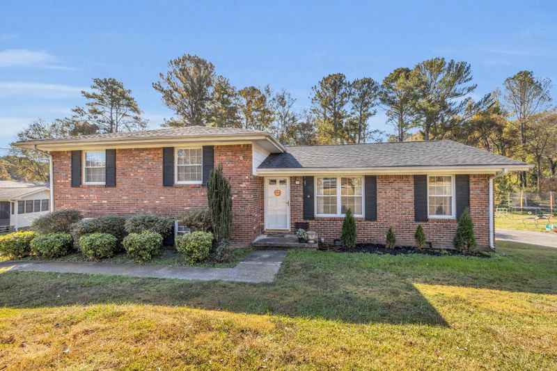 6 Hickory Cir, Rossville, GA 30741