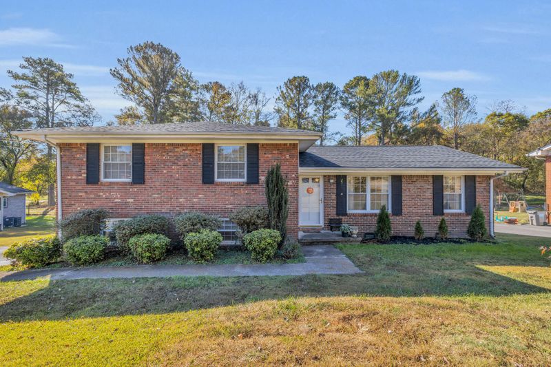 6 Hickory Cir, Rossville, GA 30741