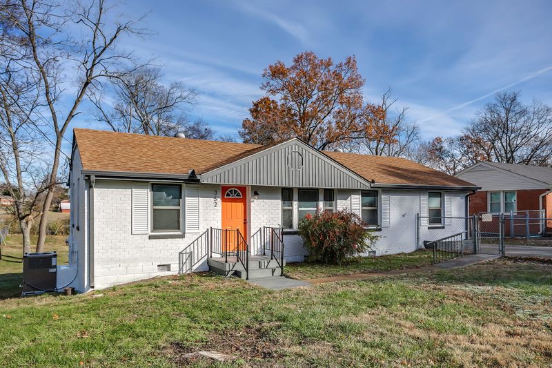 352 Melpar Dr, Nashville, TN 37211