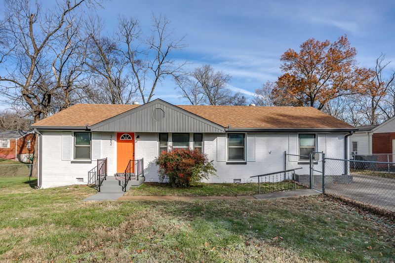 352 Melpar Dr, Nashville, TN 37211