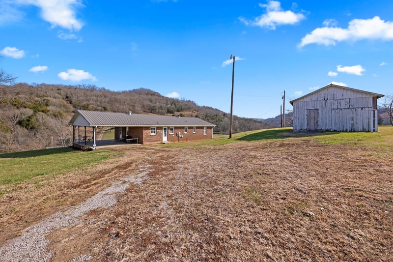 512 Cookeville Hwy, Elmwood, TN 38560