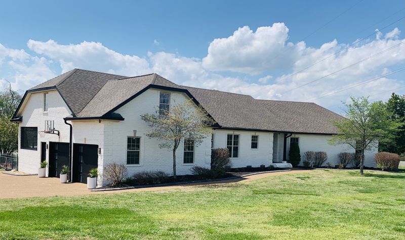 549 Bay Point Dr, Gallatin, TN 37066