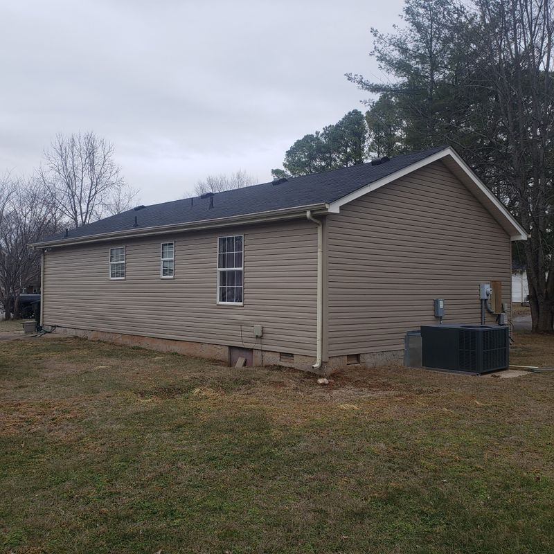 1102 N Lakeshore Dr, Murfreesboro, TN 37130