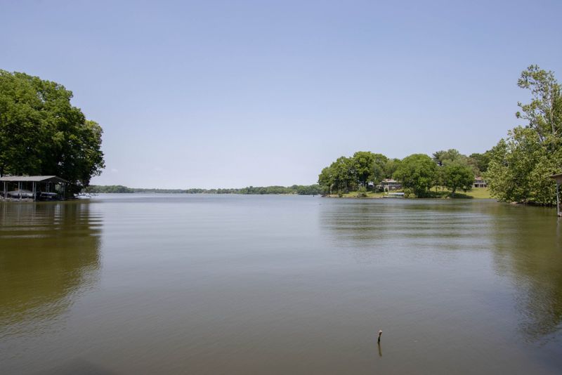 637 Rebel Rd, Old Hickory, TN 37138