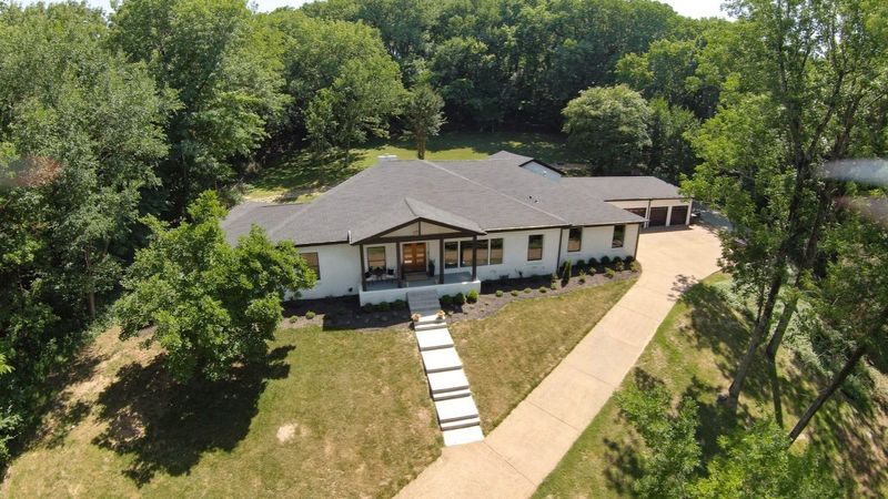 809 Forest Hills Dr, Nashville, TN 37220