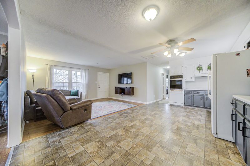 834 Stephanie St, Gallatin, TN 37066