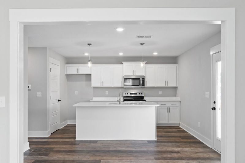1122 Johnson St, Burns, TN 37029