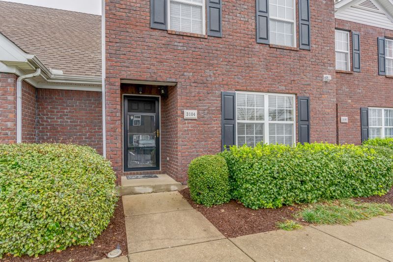 3104 George Buchanan Dr, La Vergne, TN 37086