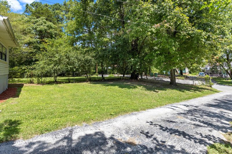 251 E Circle Dr, Rossville, GA 30741