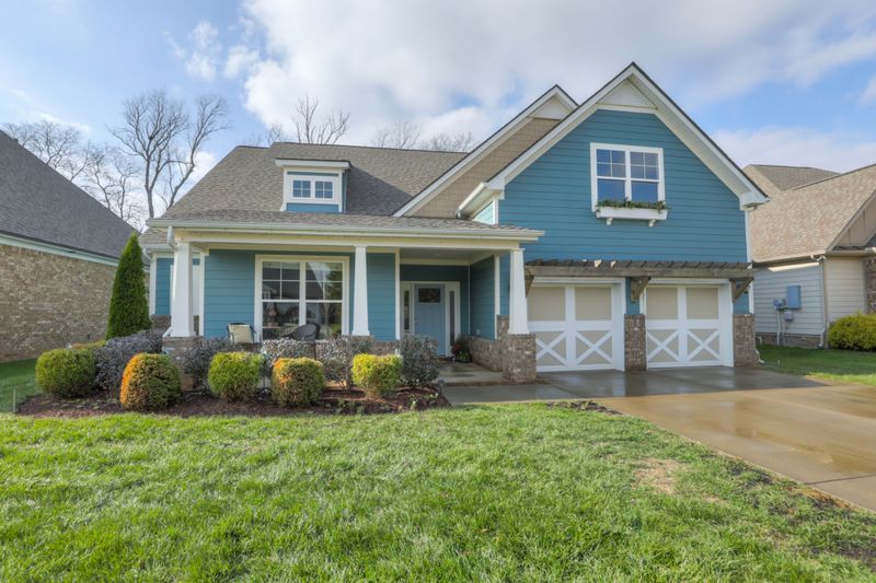 5254 Starnes Dr, Murfreesboro, TN 37128