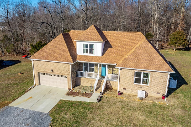 451 Paul Thompson Rd, Bethpage, TN 37022