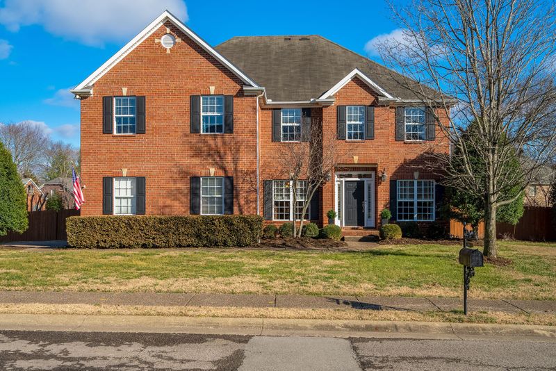 5000 Traceway Dr, Nashville, TN 37221