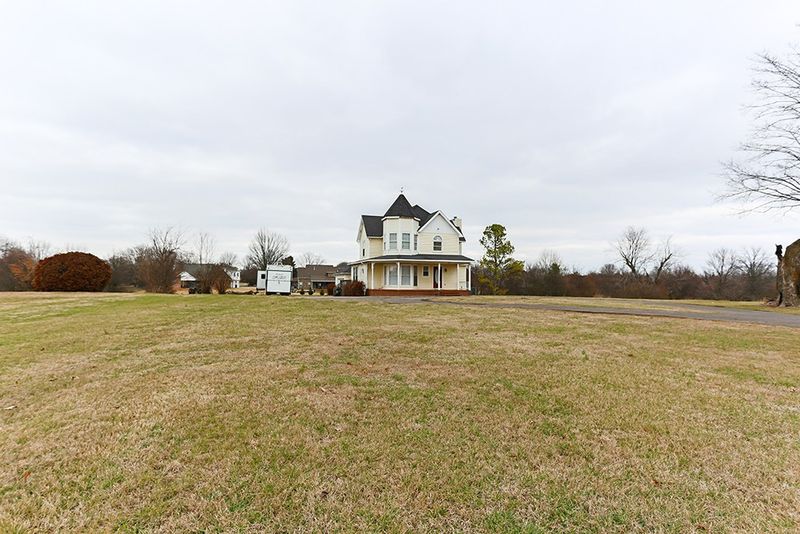 2754 Wilkinson Pike, Murfreesboro, TN 37129