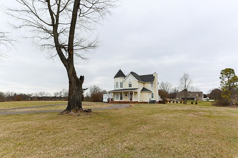 2754 Wilkinson Pike, Murfreesboro, TN 37129