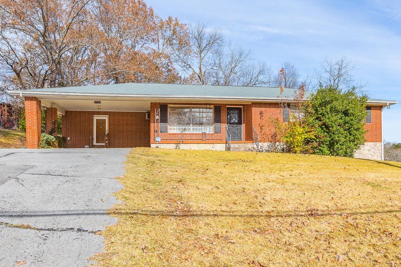 2109 Gail St, Rossville, GA 30741