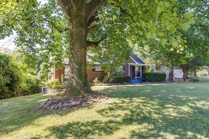 2820 Mashburn Rd, Nashville, TN 37210