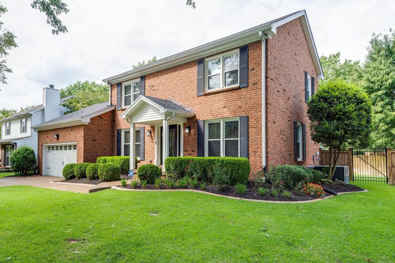 1112 Hunters Chase Dr, Franklin, TN 37064