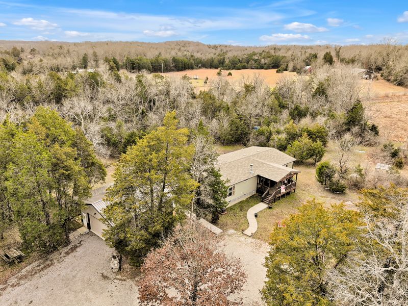 2934 Luke Moser Rd, Columbia, TN 38401