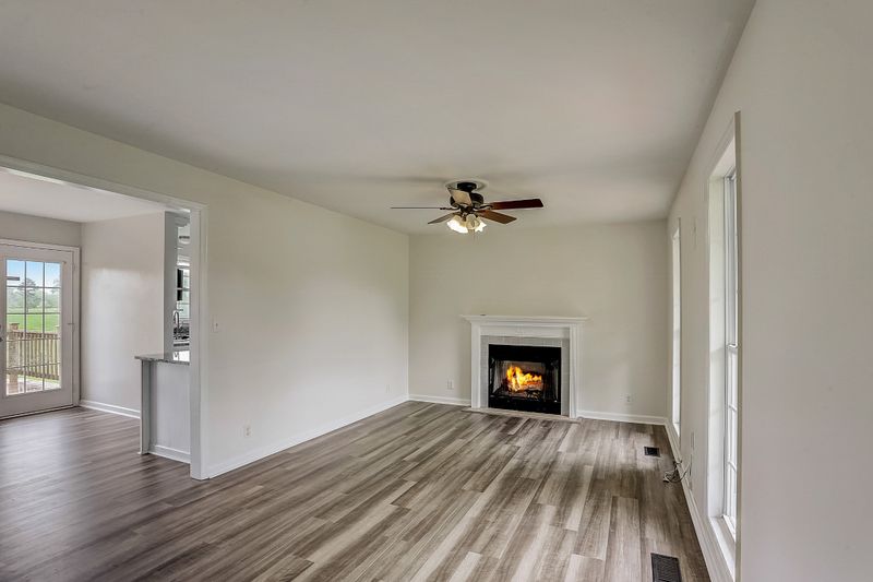 952 Eli Rd, Bon Aqua, TN 37025