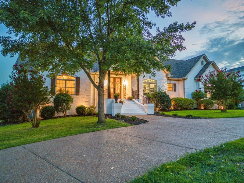 1062 Lakeshore Dr, Gallatin, TN 37066