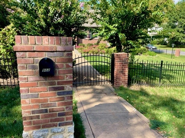 902 Sutton Hill Rd, Nashville, TN 37204