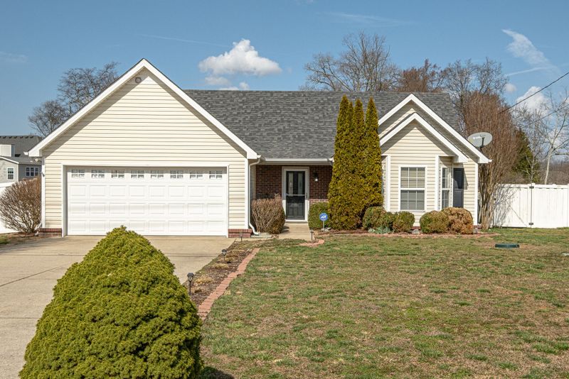 468 Stones River Ln, Murfreesboro, TN 37128