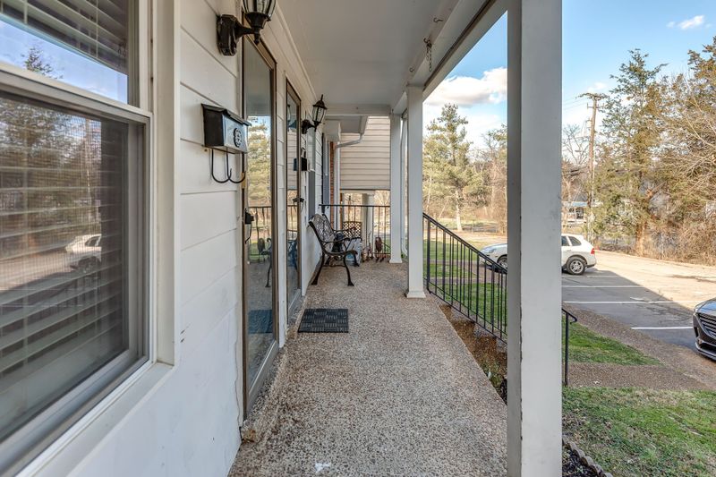 5510 Country Dr #18, Nashville, TN 37211