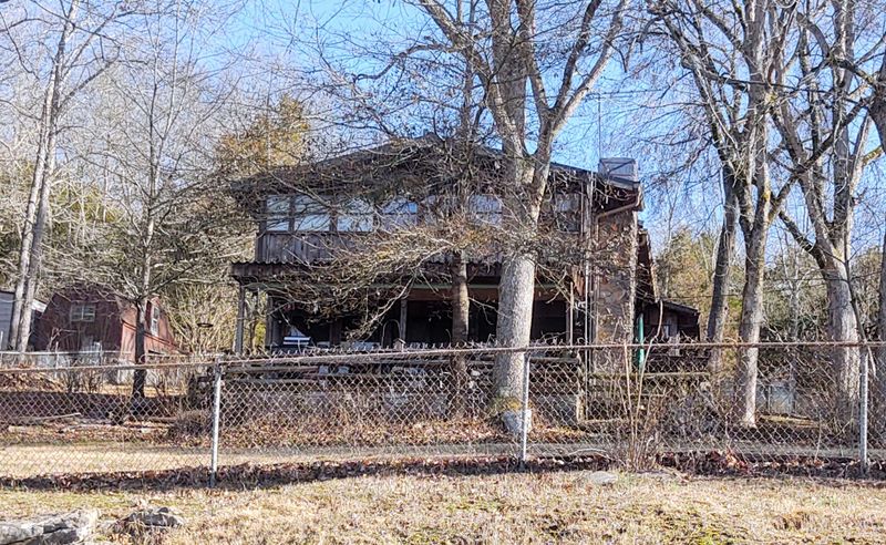 237 Lakeside Dr, Carthage, TN 37030